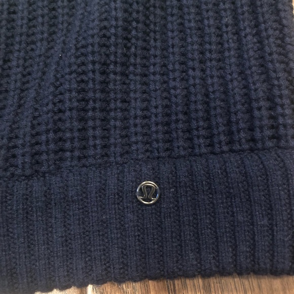 Lululemon Falling Freely Neck Warmer - Picture 4 of 11